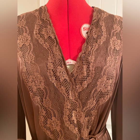 Vintage Vassarette Satin Peignoir Robe Chocolate Brown With Lace Trim - Picture 8 of 14